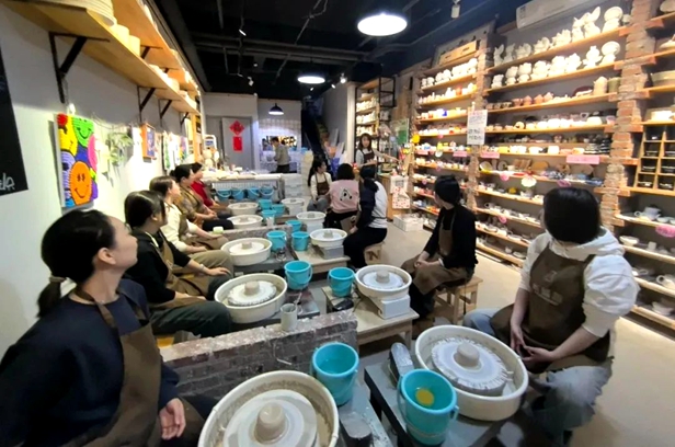 陶冶生活 艺享幸福—省科研所组织开展妇女节陶艺DIY活动